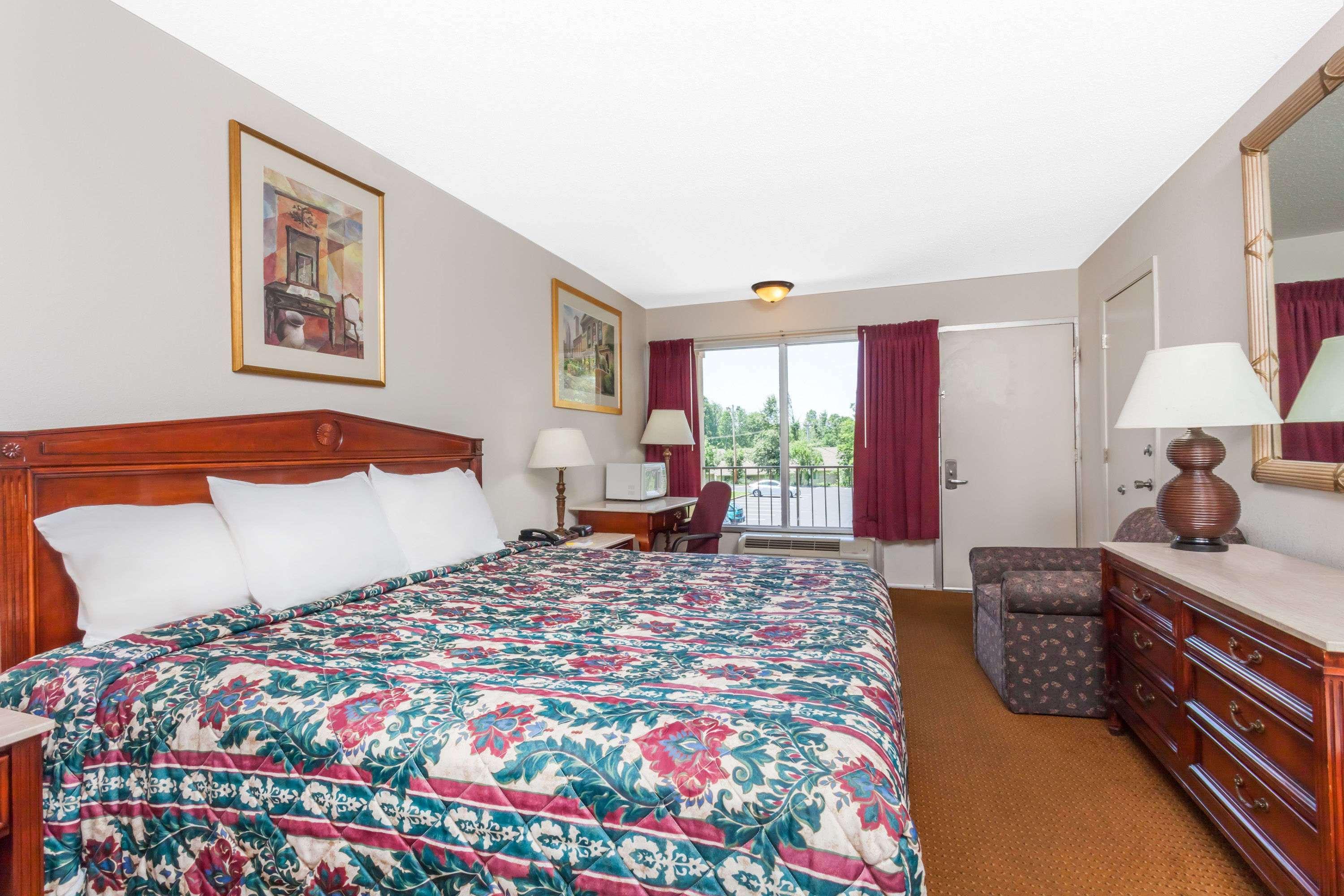 Rodeway Inn Оуэнсборо Экстерьер фото